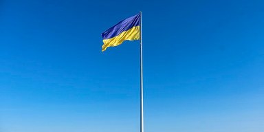 "В честь Дня Независимости": на улицах Луганска прозвучал гимн Украины (видео)