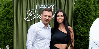 "Сорвался с цепи": звезда "Лиги смеха" изменял жене (фото)