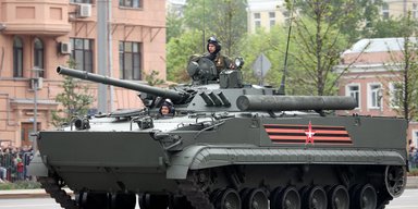 Броня слабка і мало шансів вижити: як бронемашини РФ не витримали конкуренції на українському фронті