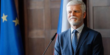 "Скористалася Росія": президент Чехії пояснив затримку снарядів для України