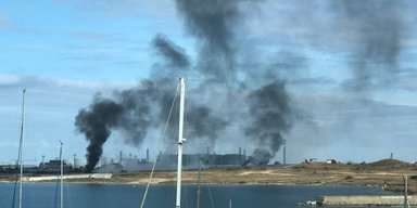 Ракеты с моря: в Севастополе сообщили о громких взрывах и работе ПВО" (видео)