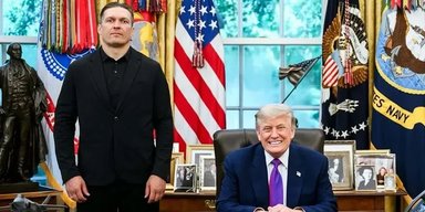 Зустріч Усика з Трампом: боксер показав нове фото з Білого дому