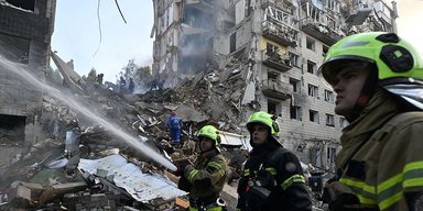 Касетні снаряди та рій "Шахедів": Ігнат розповів, що під час нічної атаки збивали над Києвом