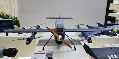 Росіяни застосовують на фронті БПЛА "Пчелка": несе ретранслятор та скидає FPV-дрони (відео)