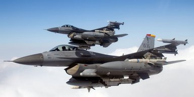Відстріляв ракету AIM-9C: F-16 міг завдати удару по російському літаку, — Defense Express