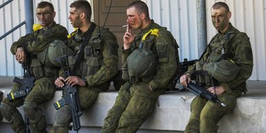 Западу не хватает военных: почему солдаты покидают войска НАТО, — Politico