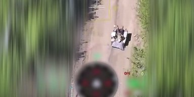 Здолав 14 км: робот ЗСУ вивіз важкопораненого бійця, якому дорогою ще надали допомогу (відео)