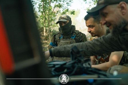 запуск дрона, український FPV-дрон, FPV-дрони, системи пво