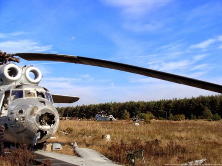 Чернобыль, зона отчуждения, радиация, интервью, ремонт в заброшенном доме, авария на АЭС, мутанты