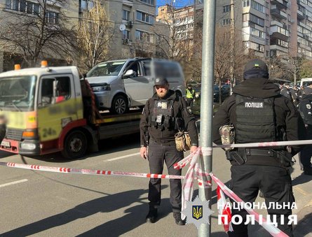 Інцидент біля ТЦК, події ТЦК, 28 березня, мікроавтобус, евакуатор, поліція, Голосіївський ТЦК, Київ