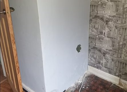 ниша в стене