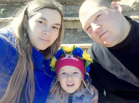 Андрей и Наталья, дочь Анастасия из Волновахи