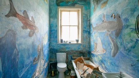 Квартиру художника визнали пам'яткою архітектури, квартира, житло, наймана квартира, каміни, римський вівтар, фрески на стінах