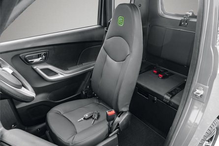 салон Nelo 4.3, электромобиль Nelo