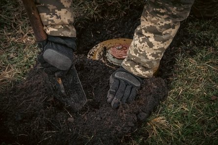 Наступ РФ на Харків, фортифікації, лінія оборони, Сили підтримки, міни, бліндаж