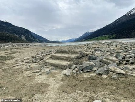 курон, затопленная деревня, озеро резия, италия