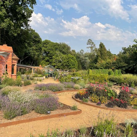 Lush, анследним косметической империи, саймон константин, кому принадлежит лаш, тайный сад