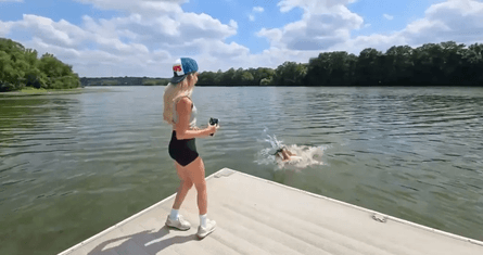 Стримерша попросила женщину прыгнуть в озеро, женщина не умеет плавать, незнакомка, инфлюенсер, пранк, сбежала с места происшествия