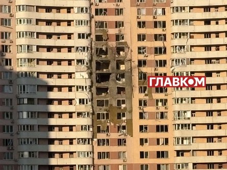 Будинок у Дарницькому районі після удару БПЛА під нічної атаки на Київ 17 червня