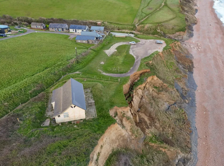 Будинок з серіалу Бродчерч скоро впаде у море, зсув ґрунту, стихія, ерозія землі, Велика Британія