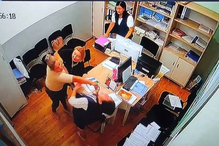 драка, учительница избила, учительница напала, драка в школе Узбекистан, новости Узбекистана