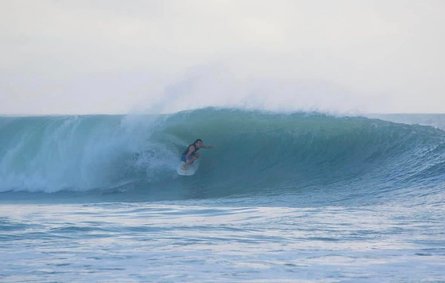 Пригоди серфінгіста, Чарлі Хаєк, хвилі, ураган, море, Мілтон, серфінгі