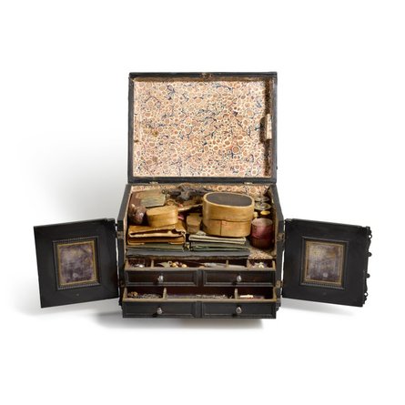 відьомська скринька, аукціон