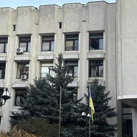 Обстріл 3 листопада, шахеди рф, КНУ, шибки в корпусі