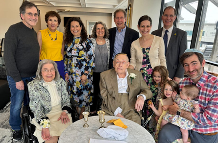 Долгожители вступили в брак, женитьба, вечеринки, курьезы, США, интересные события, любовь, отношения в зрелом возрасте