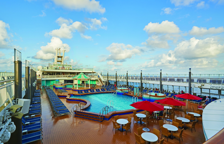 корабль для нудистов Norwegian Pearl, путешествия, судно, путешествия, курьезы, фото, плавание, отдых для богатых