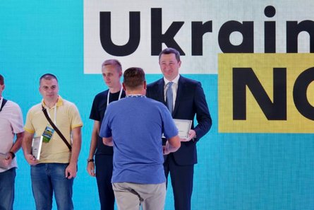 Олексій Чернишов, Україна 30