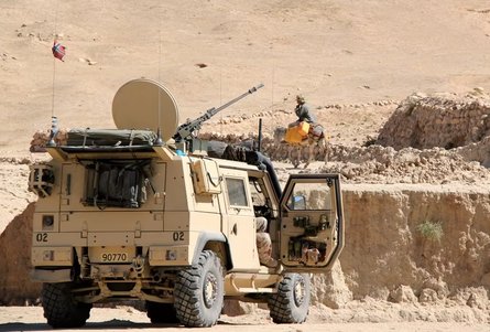 Бронеавтомобиль IVECO LAV III патрульный автомобиль бронемашина военная помощь Норвегия