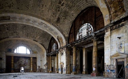 мичиганский вокзал в детройте