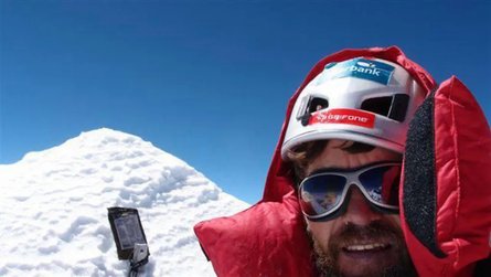 Это похожее изображение, сделанное Хорхе Эгочеагой из Испании, якобы было использовано для подделки селфи