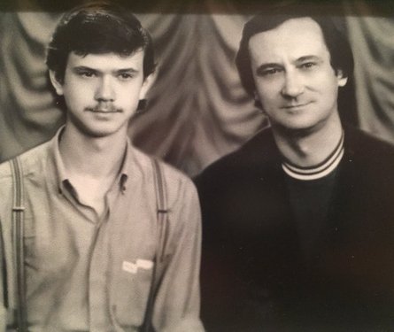 Старое фото Богдана Ступки вместе с сыном Остапом