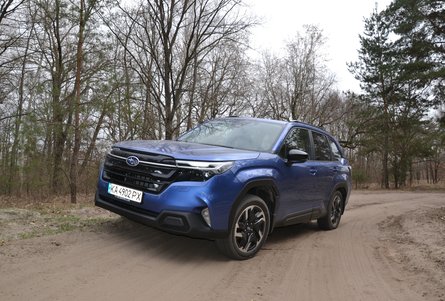 кроссовер Subaru Forester