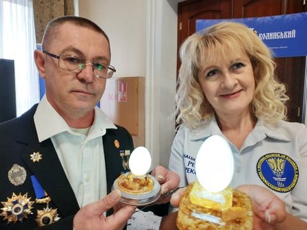 Анатолий Бойко, рекорд, яйца, куриное яйцо, гусиное яйцо, отверстия, дыры