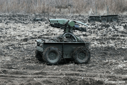 Тарган, дрон Тарган, наземні дрони, роботизовані комплекси, наземні комплекси, дрони, українські дрони, українські розбробки