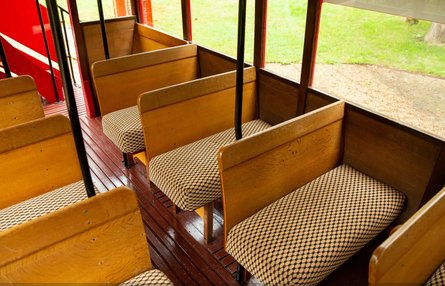 В салоне установили 22 места на первом этаже и 26 — на втором