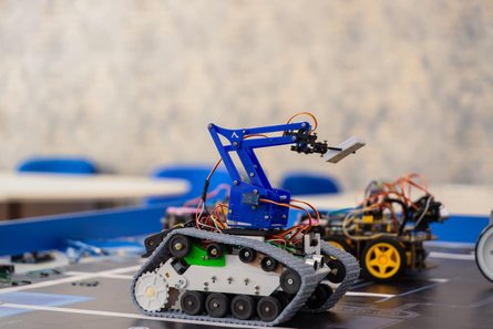 Робот, дрон