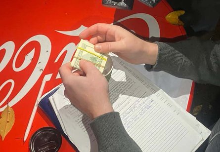 Государственная таможенная служба, взятка