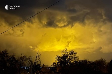 небо жовте дніпро