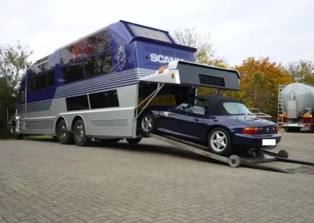 автобус с гаражом