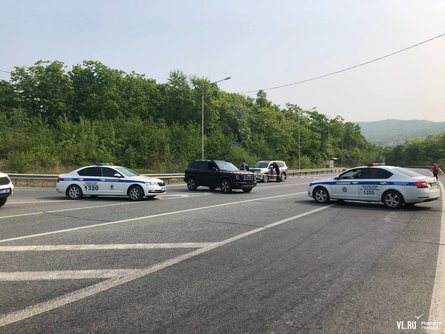 После двух взрывов перекрыли движение в районе шахты Шамора