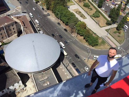 Українська артіхектура, бібліотека УкрІНТЕІ, летюча тарілка, фото, 2020