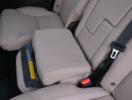 дитяче крісло вольво, Volvo XC90, новий Volvo XC90, кросовер Volvo, Volvo XC90 2025, гібрид Volvo XC90