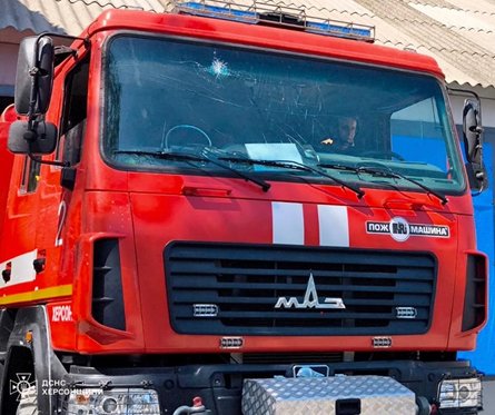 Удар РФ, Херсон, пожежна машина, обстріл РФ, 16 серпня