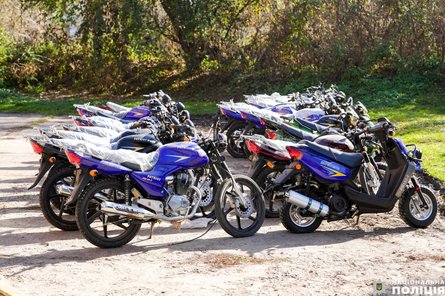 Кража, Ровно, Ровенская область, воры, воры, полиция, Национальная полиция, патрульная полиция, мопеды, скутеры