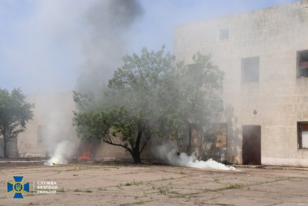 сбу, вчення, терористи, дим, фото