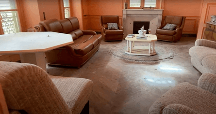 Заброшенный особняк во Франции, шато, заброшенный дом, особняк, поместье, коллекция машин, блогер, летучие мыши, бросили все вещи